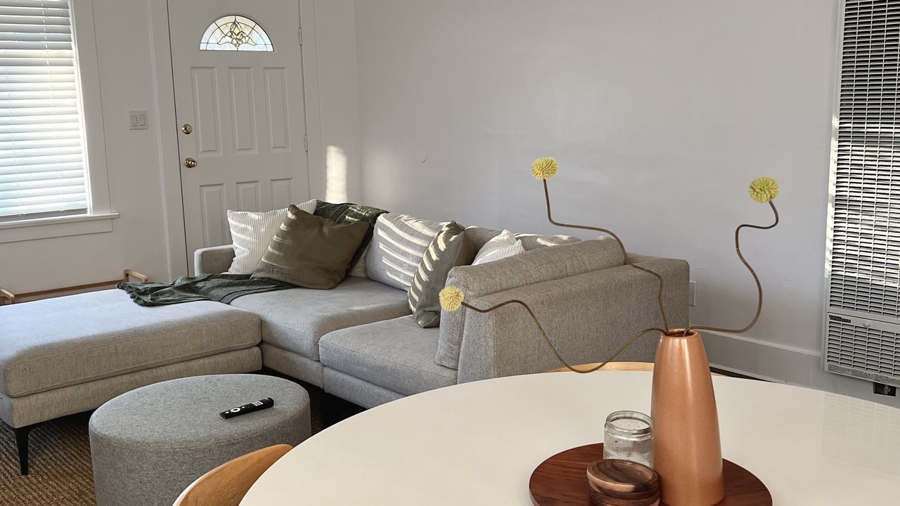 Photo of Livingroom in Eastside