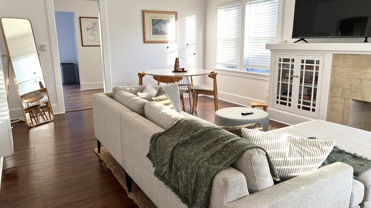 Photo of Livingroom in Eastside
