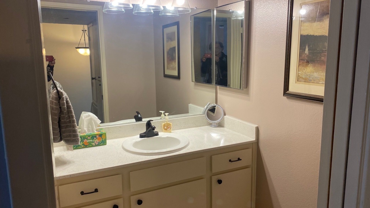 Photo of Bathroom in Meiners Oaks