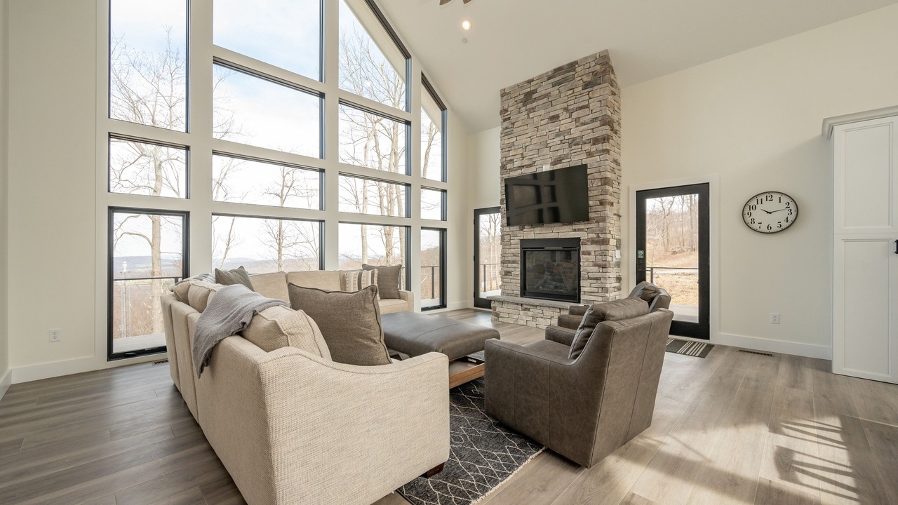 Photo of Livingroom in McHenry