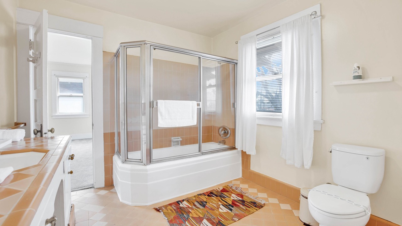 Photo of Bathroom in Wilshire