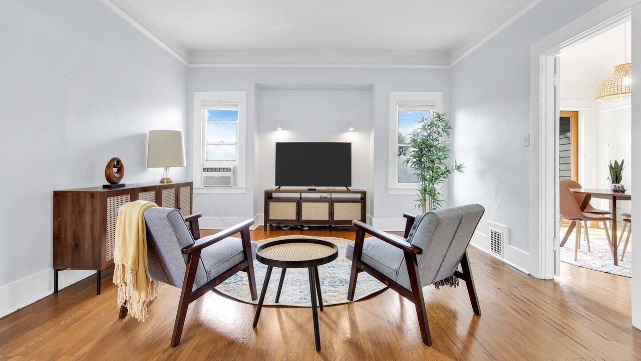 Photo of Livingroom in Wilshire