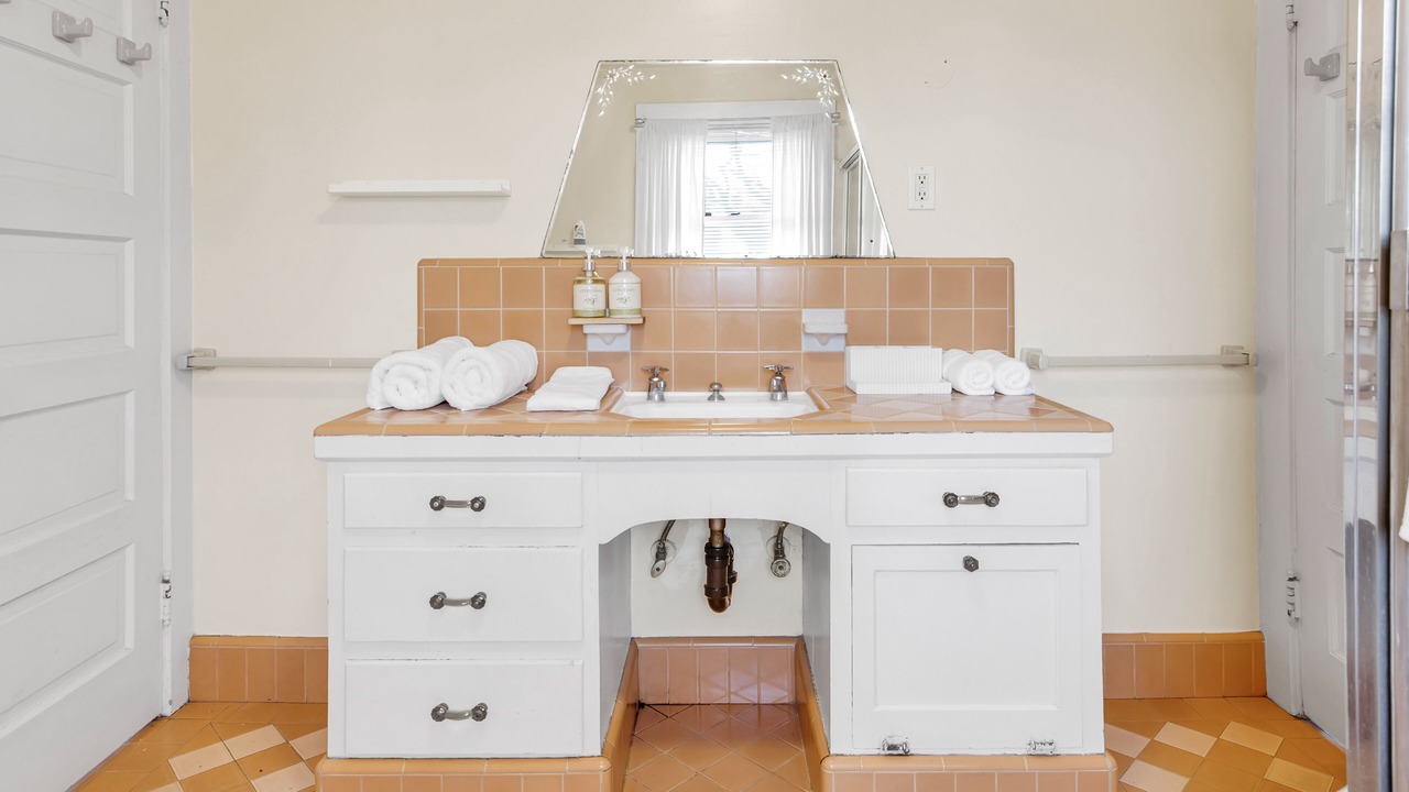 Photo of Bathroom in Wilshire