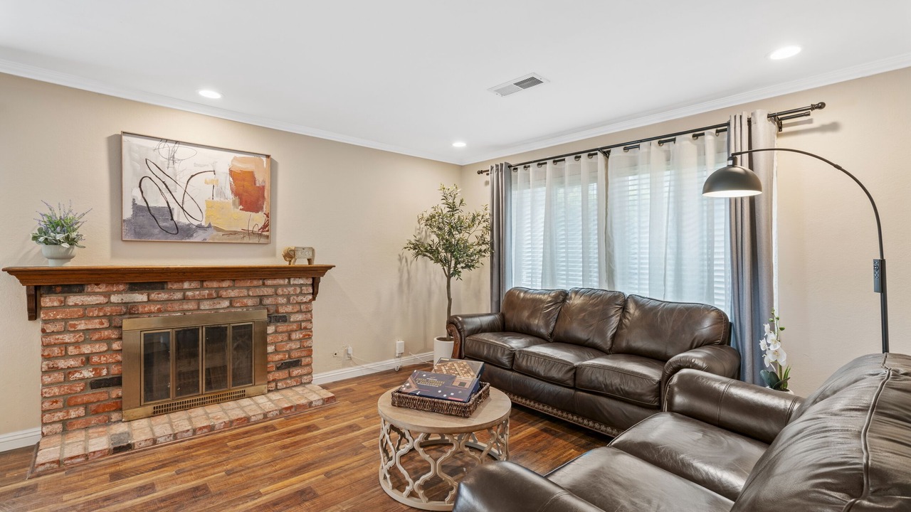 Photo of Livingroom in Walnut