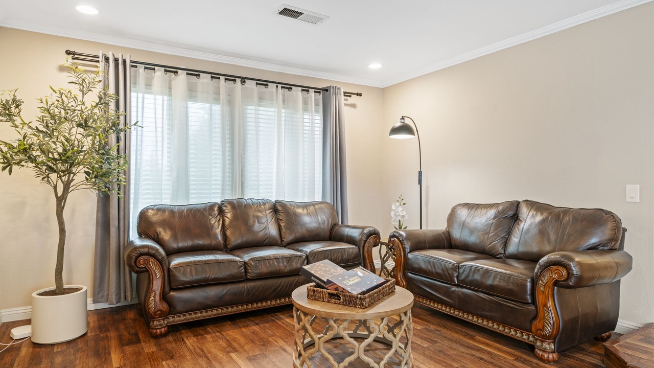 Photo of Livingroom in Walnut