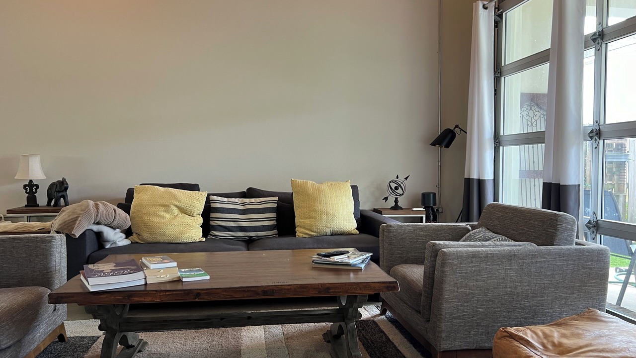 Photo of Livingroom in Old Jefferson