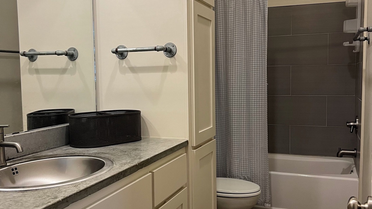 Photo of Bathroom in Old Jefferson