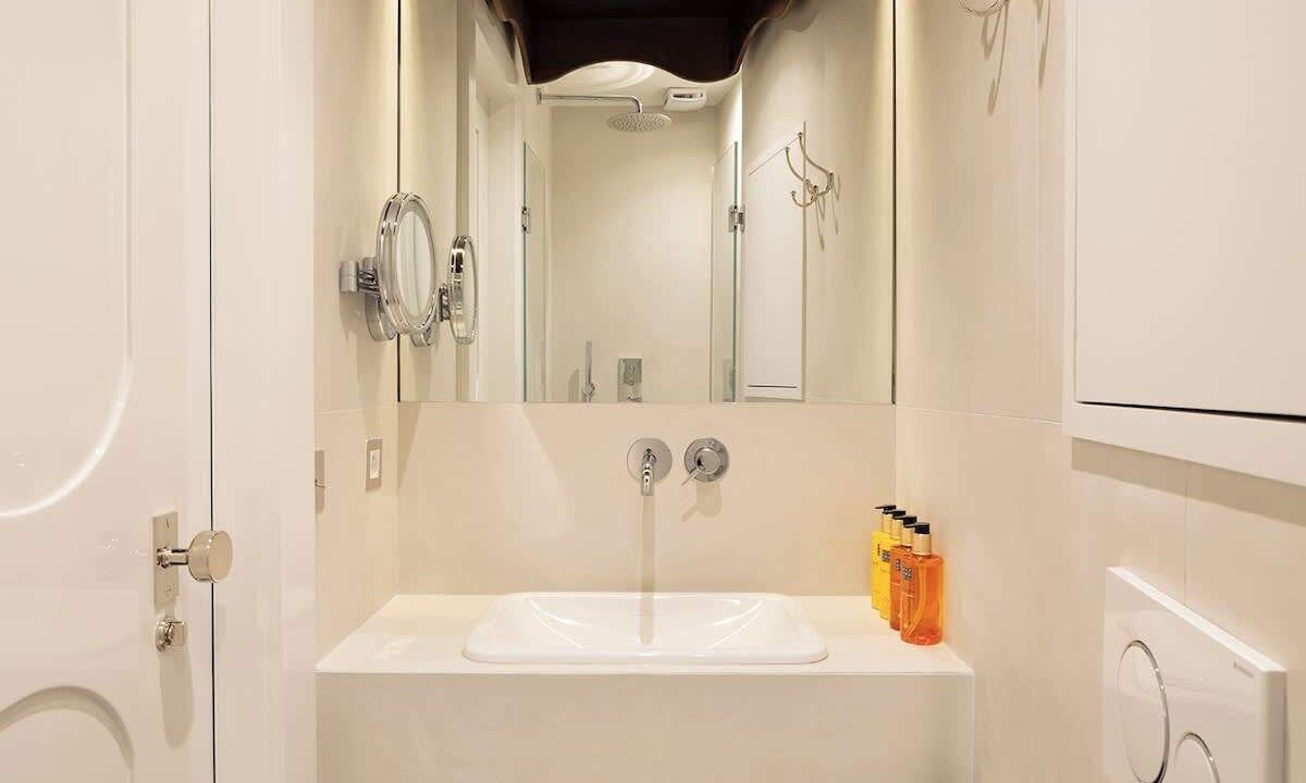 Photo of Bathroom in Quartier de la Monnaie