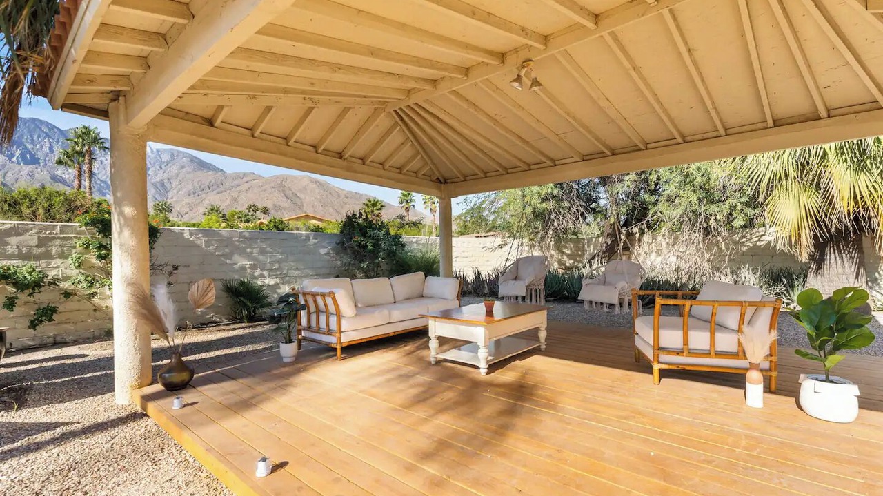 Photo of Patio Balcony in Racquet Club West