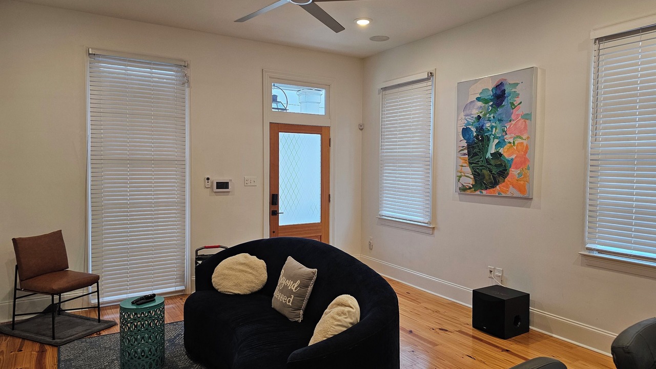 Photo of Livingroom in Seventh Ward