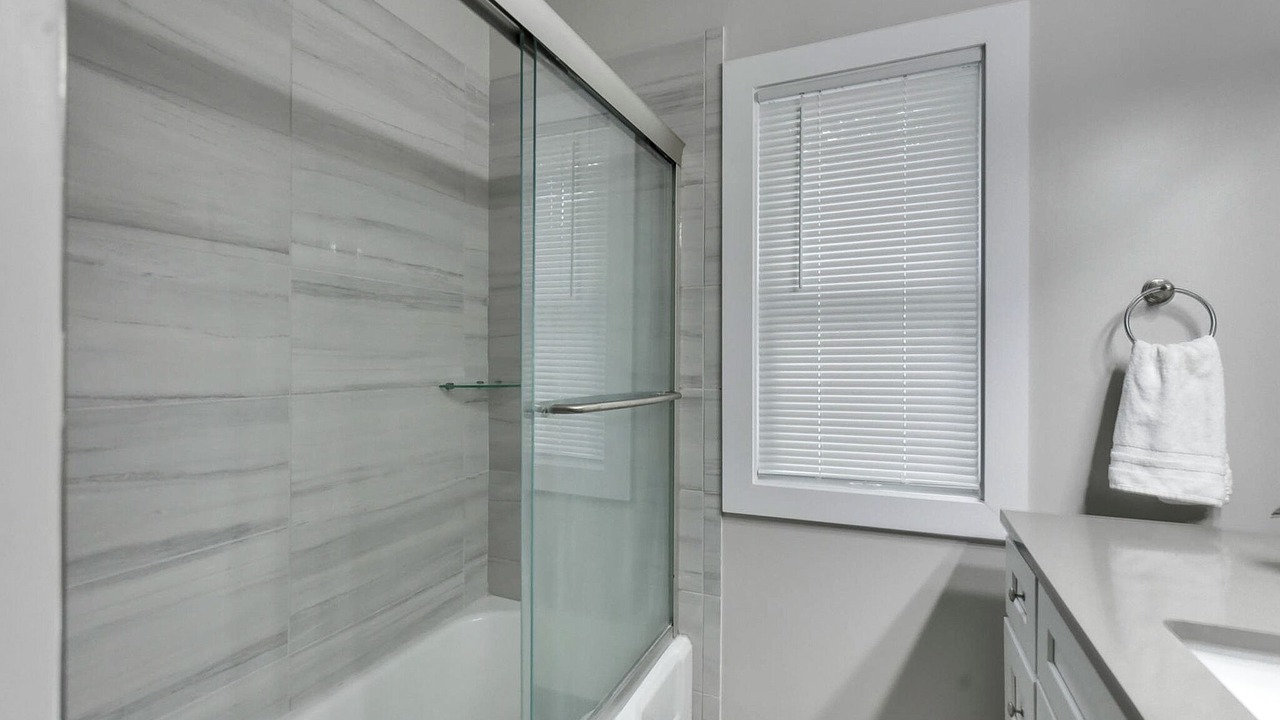Photo of Bathroom in Aksarben - Elmwood Park