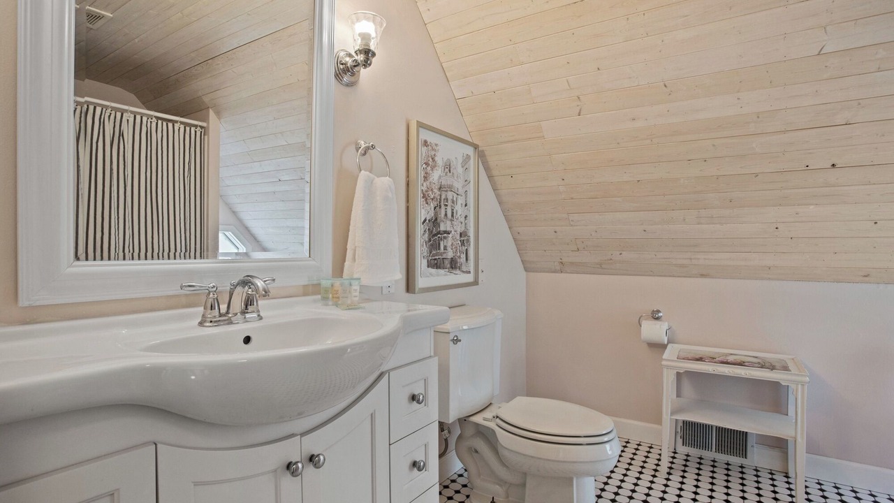 Photo of Bathroom in Taylors Falls
