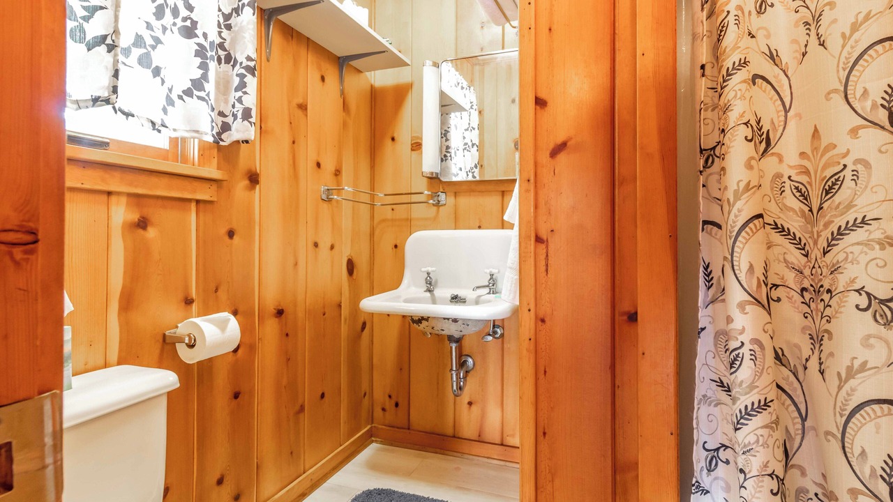 Photo of Bathroom in Friendship