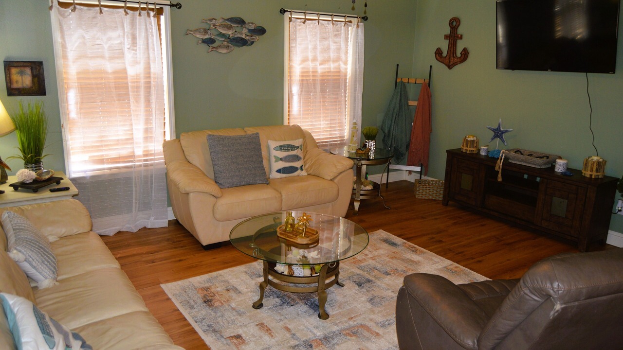 Photo of Livingroom in Shoreline Park