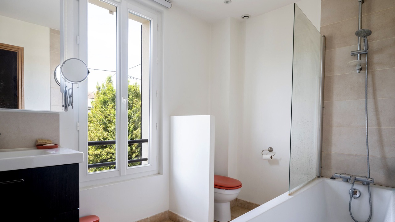 Photo of Bathroom in Vanves