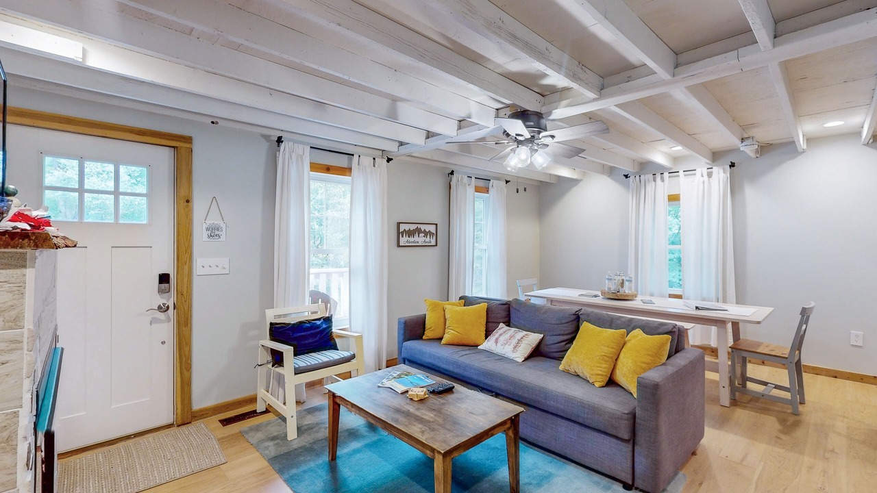 Photo of Livingroom in Crellin