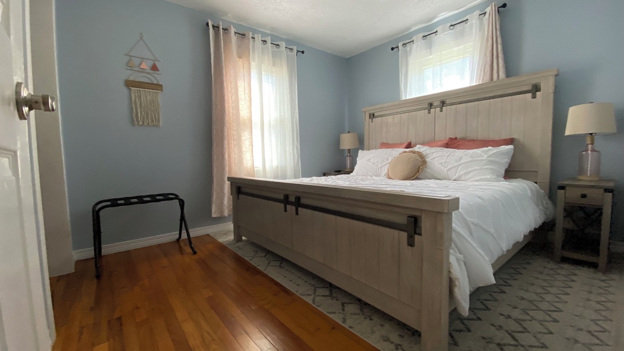 Photo of Bedroom in Pascagoula