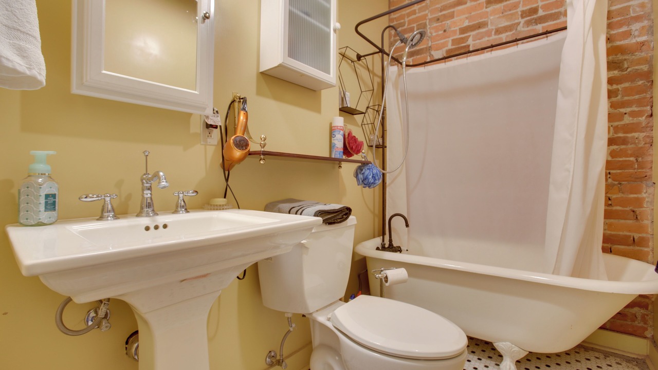 Photo of Bathroom in French Quarter