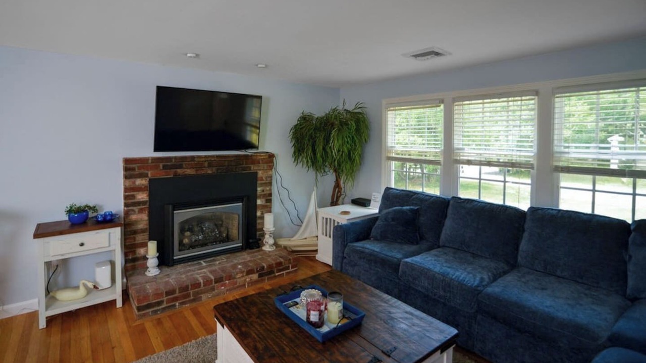 Photo of Livingroom in West Dennis