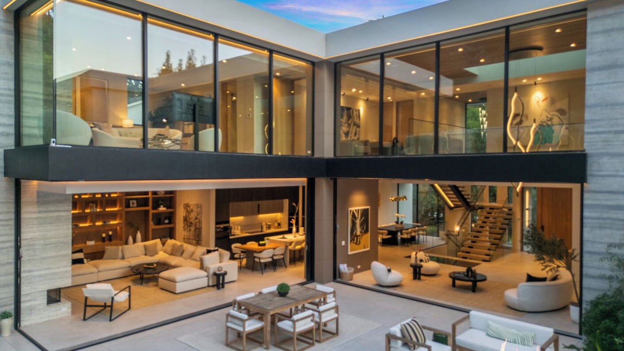 Photo of Patio Balcony in Beverly Hills
