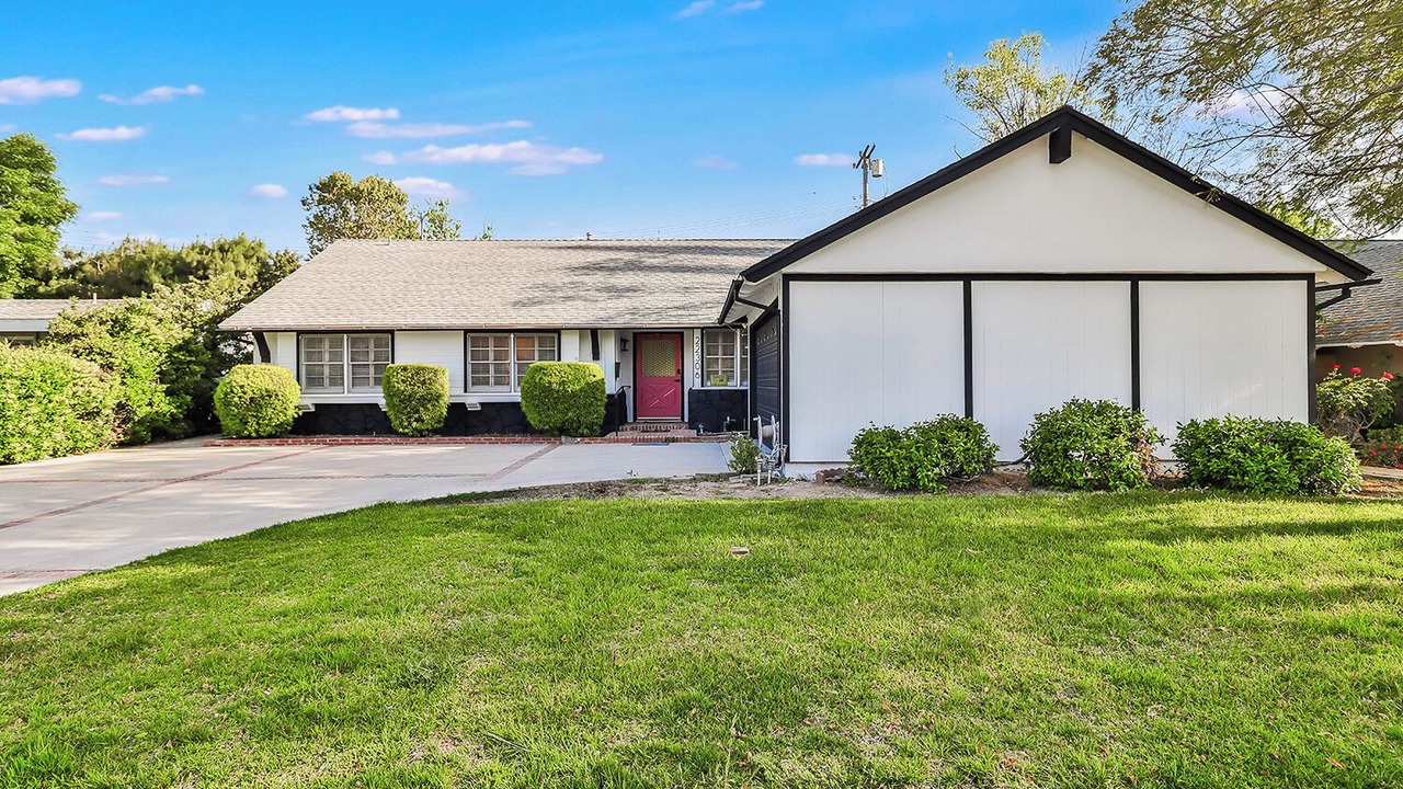 Photo of Outdoor in Canoga Park