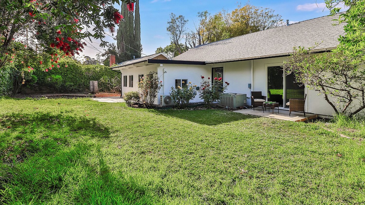 Photo of Outdoor in Canoga Park