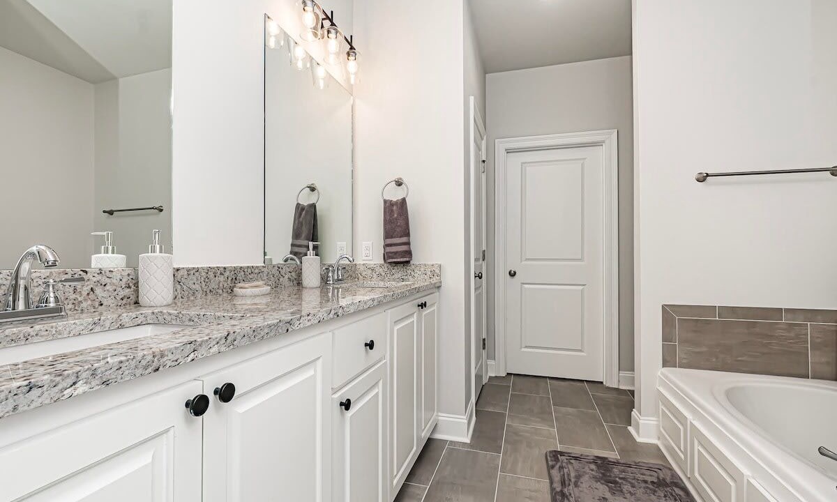 Photo of Bathroom in Highlands - Perkins