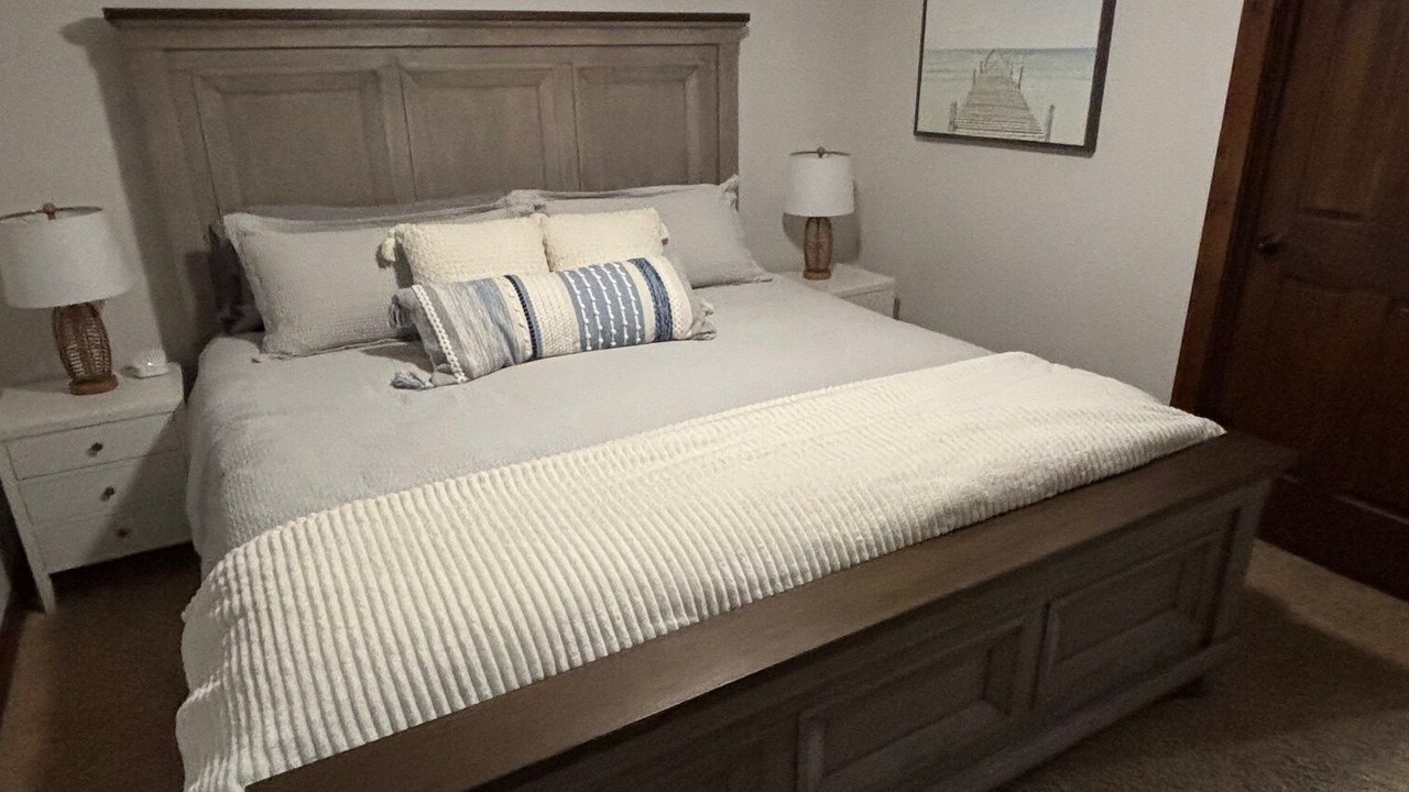 Photo of Bedroom in Spirit Lake