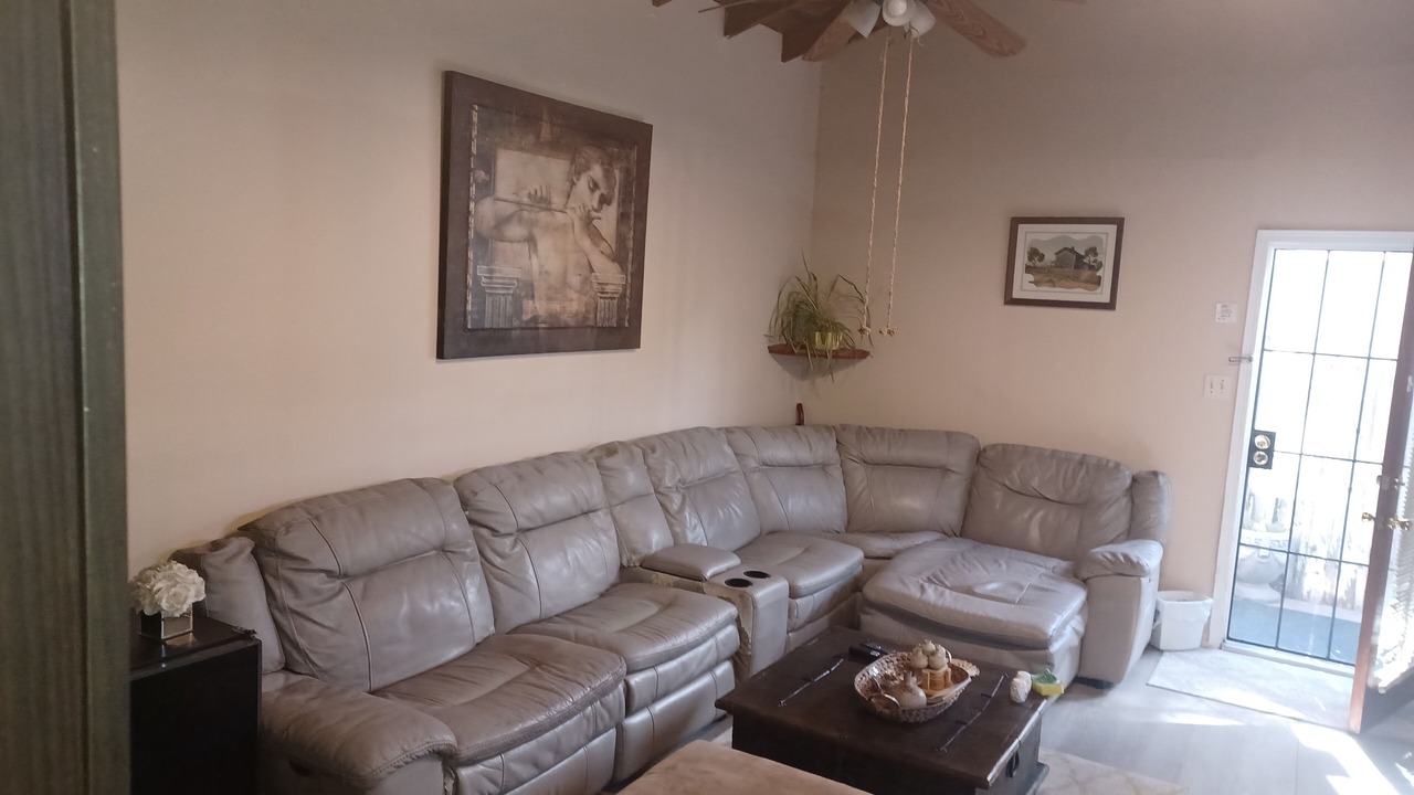 Photo of Livingroom in Lomita