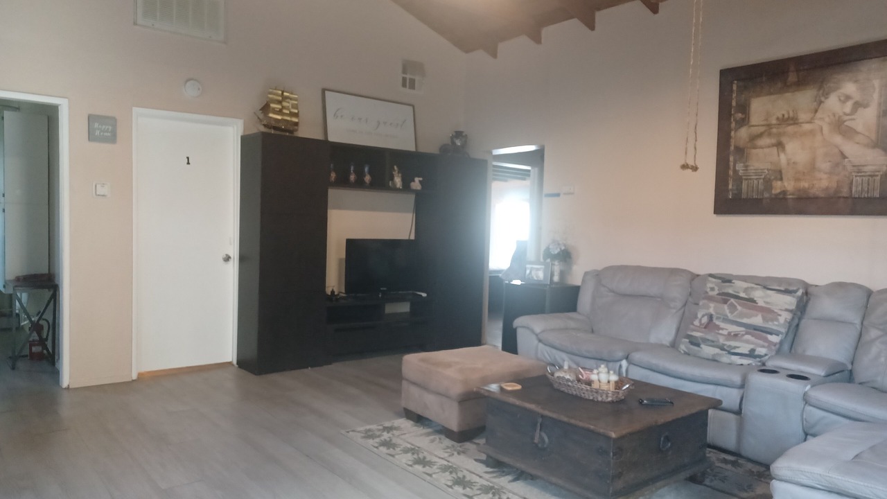 Photo of Livingroom in Lomita