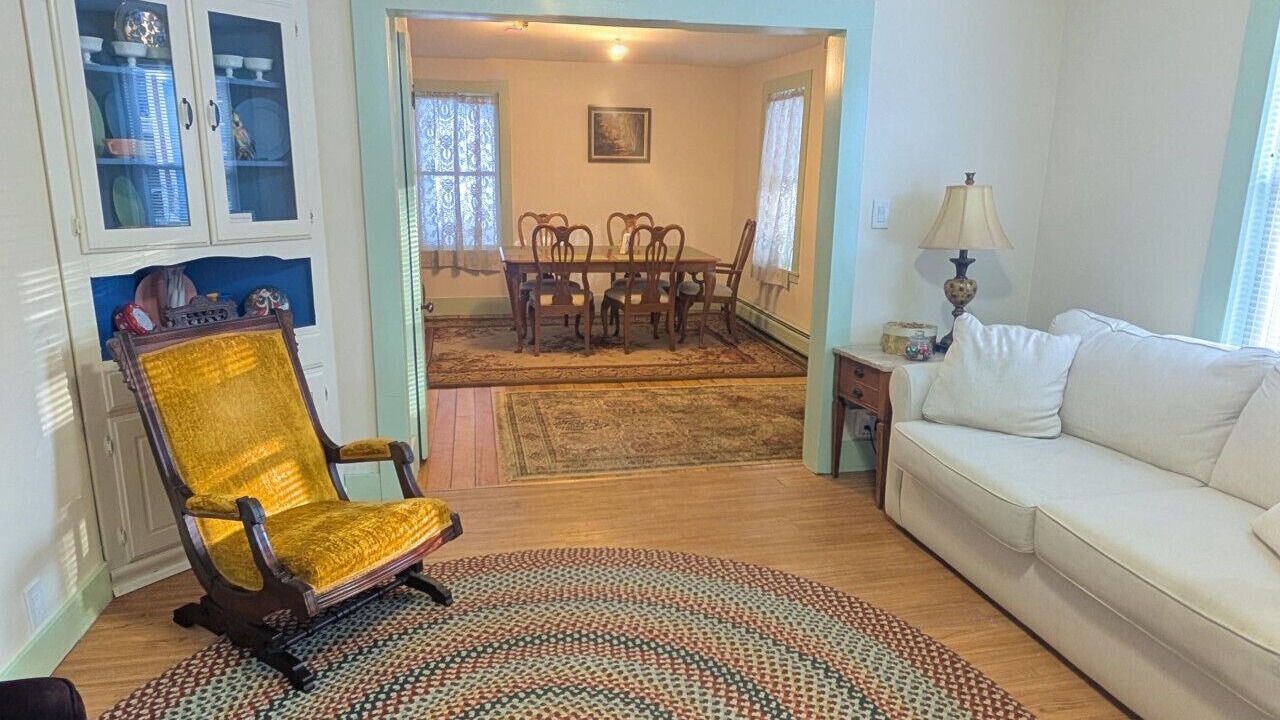 Photo of Livingroom in Shelburne