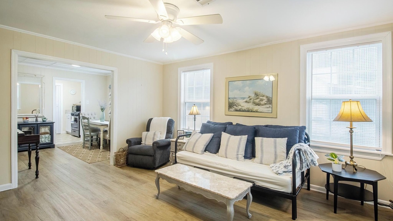 Photo of Livingroom in Biloxi