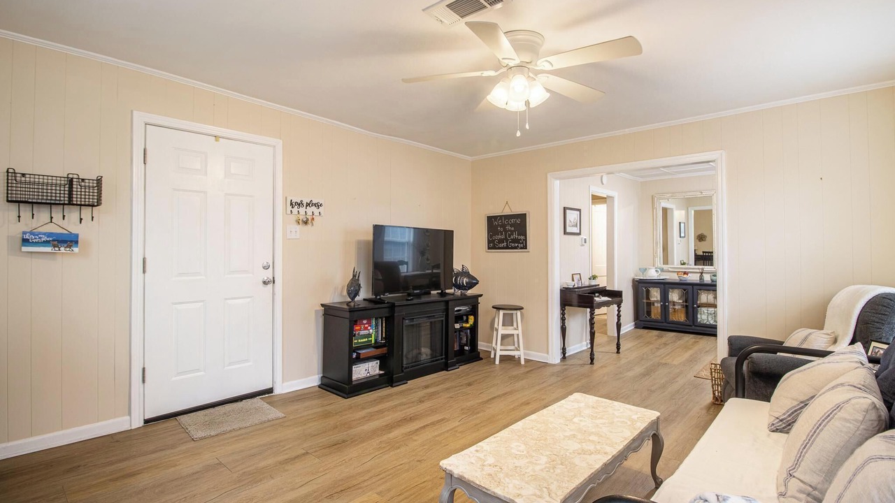 Photo of Livingroom in Biloxi