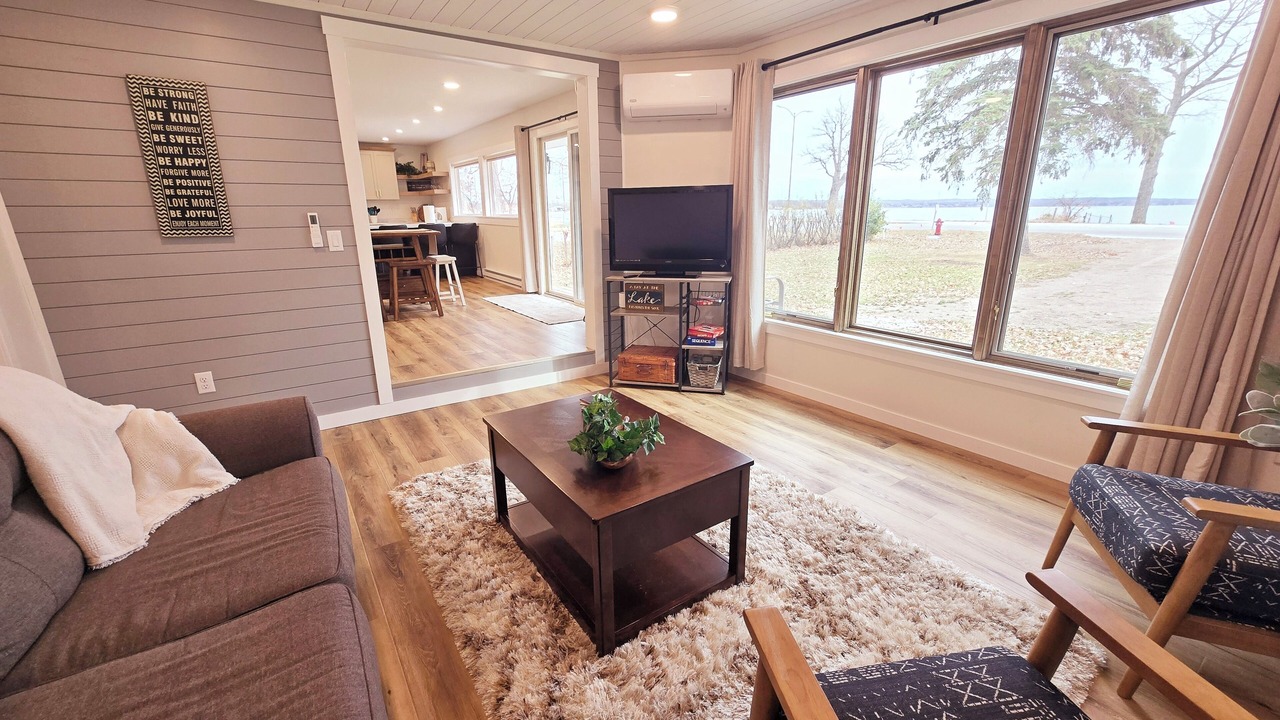 Photo of Livingroom in Detroit Lakes