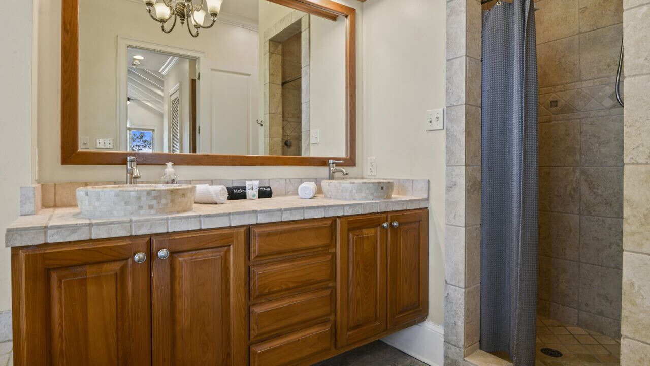 Photo of Bathroom in Gulf Park Estates