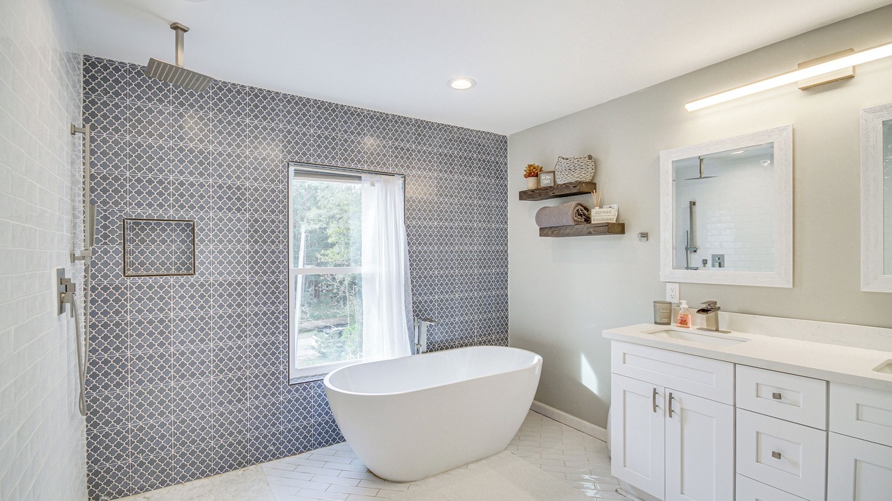 Photo of Bathroom in Shoreline Park