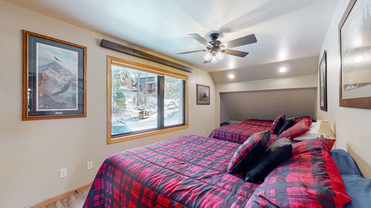 Photo of Bedroom in Lead