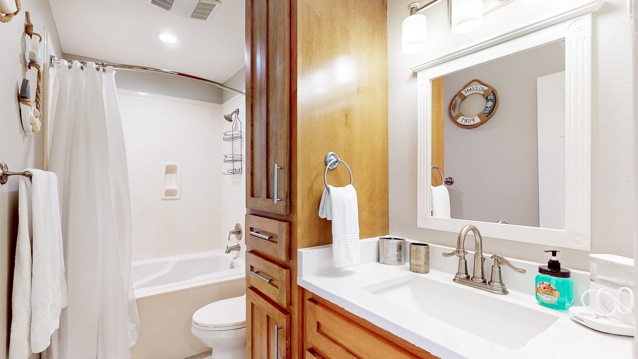 Photo of Bathroom in Diamondhead