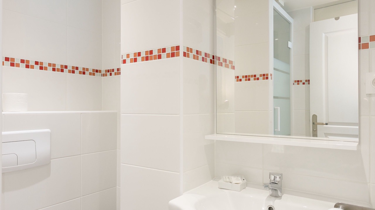 Photo of Bathroom in Quartier de la Place-Vendome