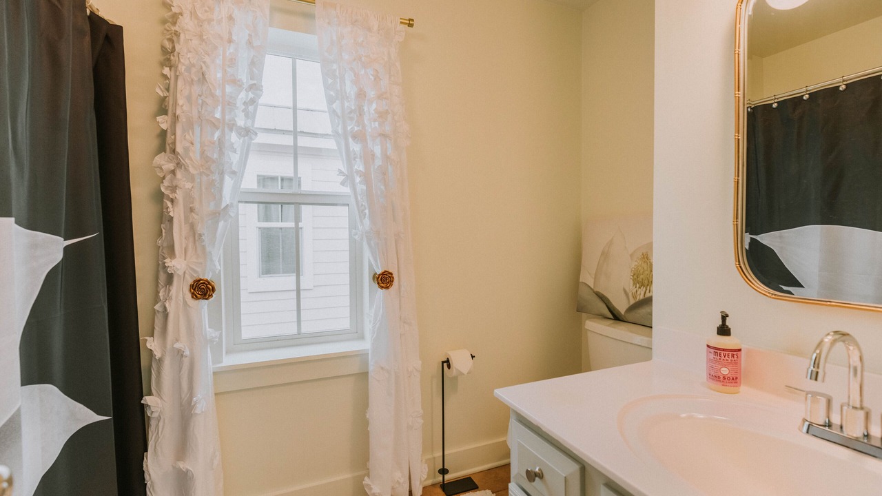 Photo of Bathroom in Ocean Springs
