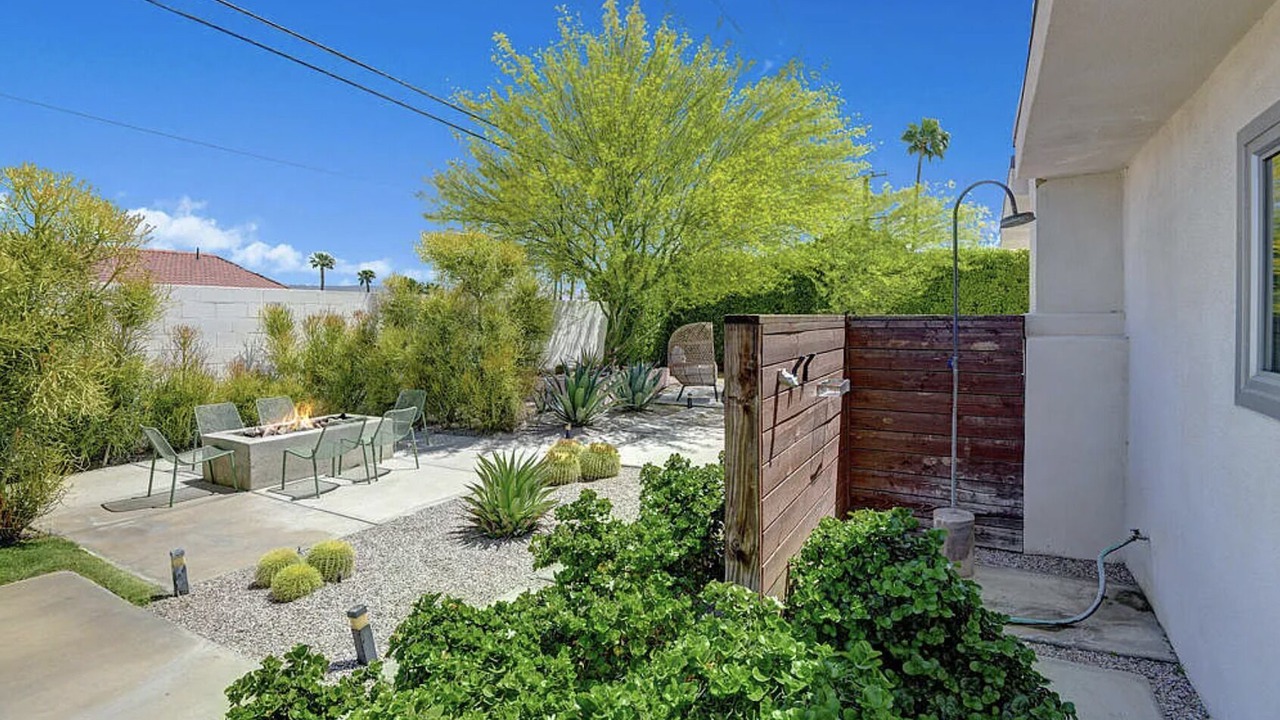Photo of Outdoor in Racquet Club West