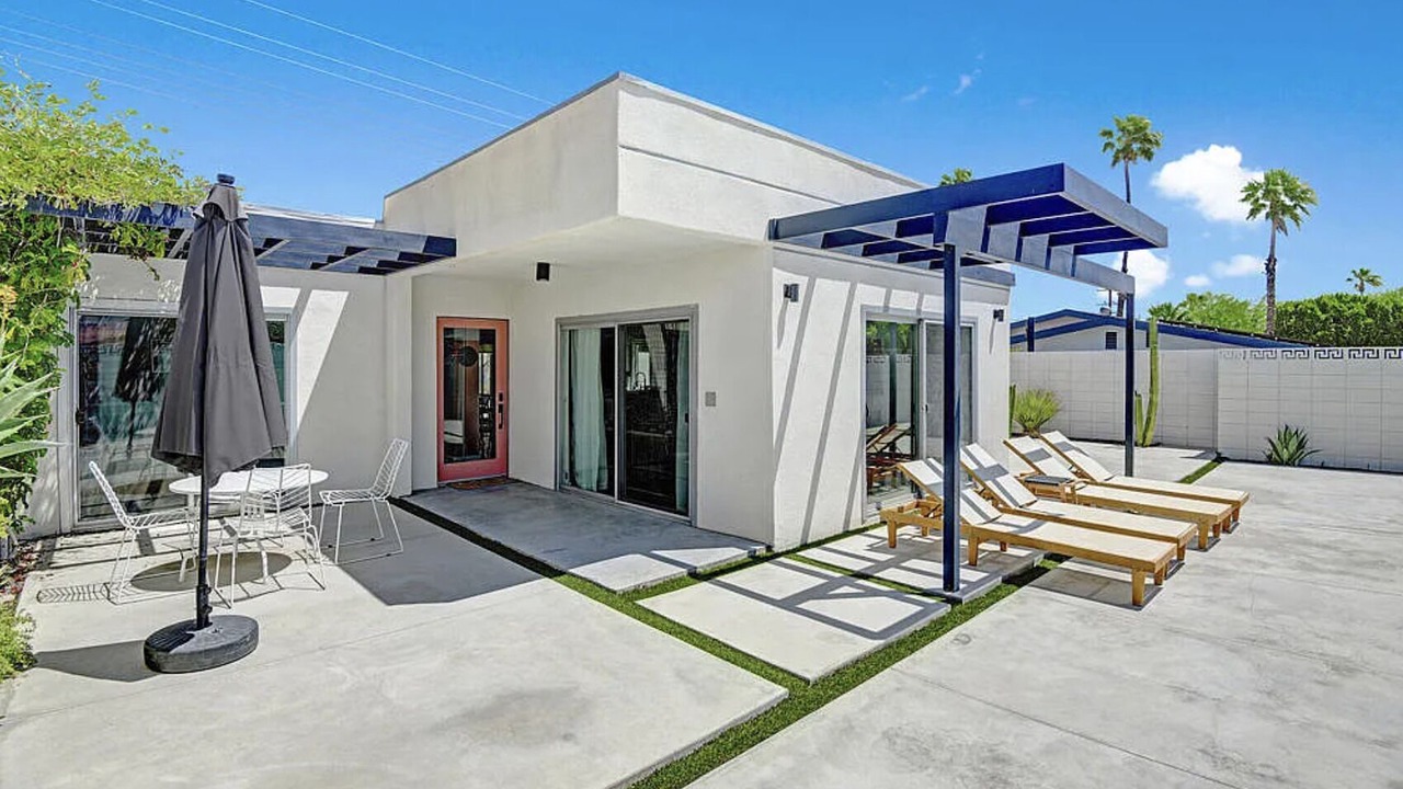 Photo of Outdoor in Racquet Club West