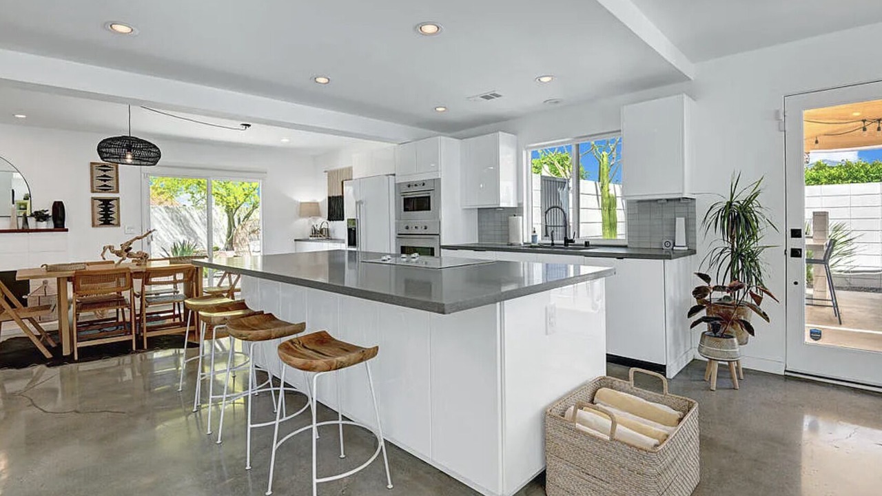Photo of Kitchen in Racquet Club West
