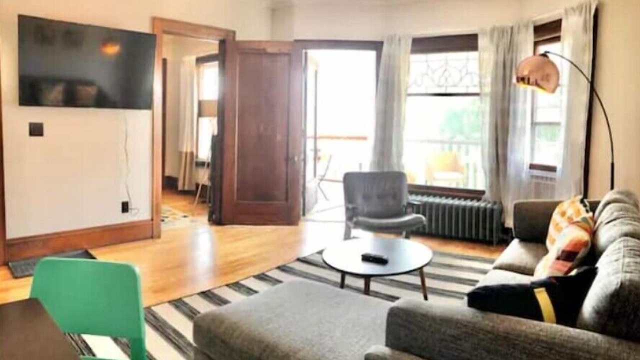 Photo of Livingroom in Lowry Hill East