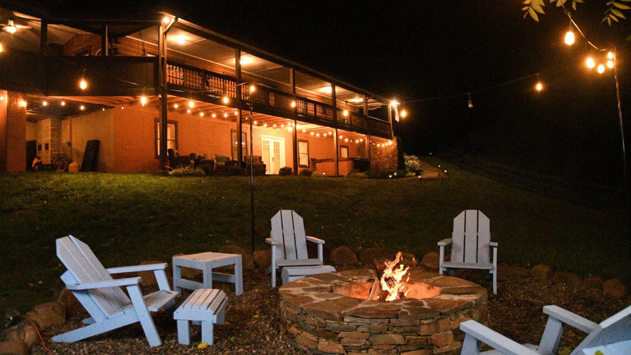 Photo of Outdoor in Round Hill