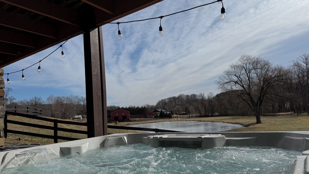 Photo of Outdoor in Round Hill