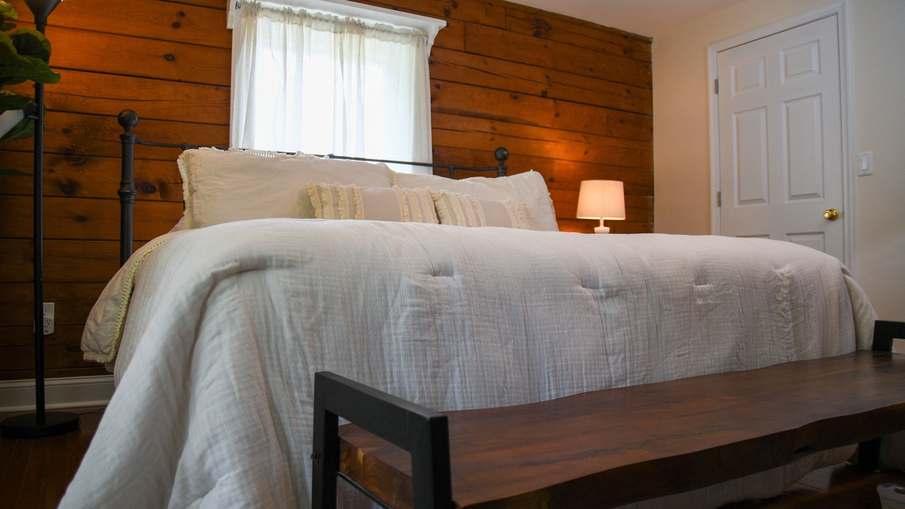Photo of Bedroom in Round Hill