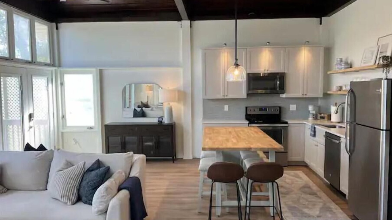 Photo of Livingroom in Lake Shore