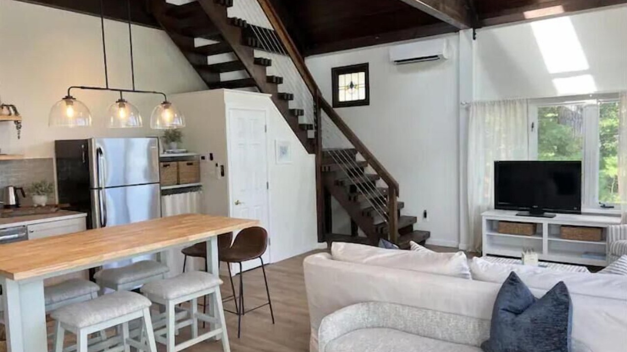 Photo of Livingroom in Lake Shore