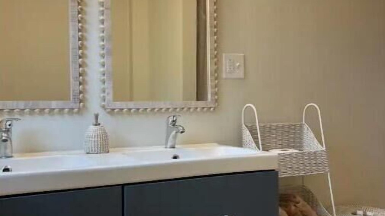 Photo of Bathroom in Lake Shore